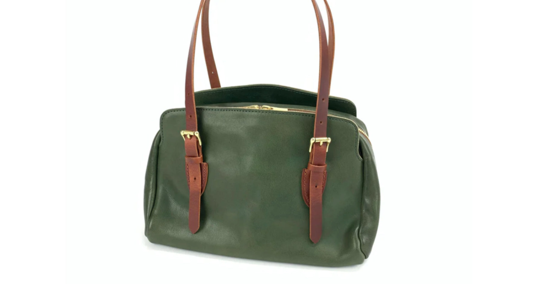 茶色の持ち手がついた緑色のバッグ。